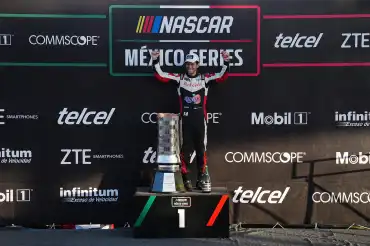 Alex de Alba wins NASCAR Mexico 2025 championship in chaotic finale in Puebla