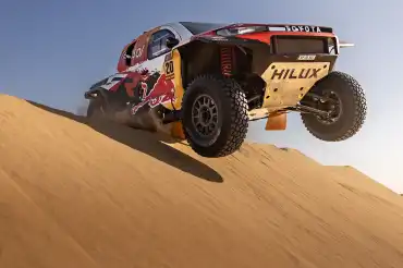 Toyota regains Dakar lead with victory in stage 4