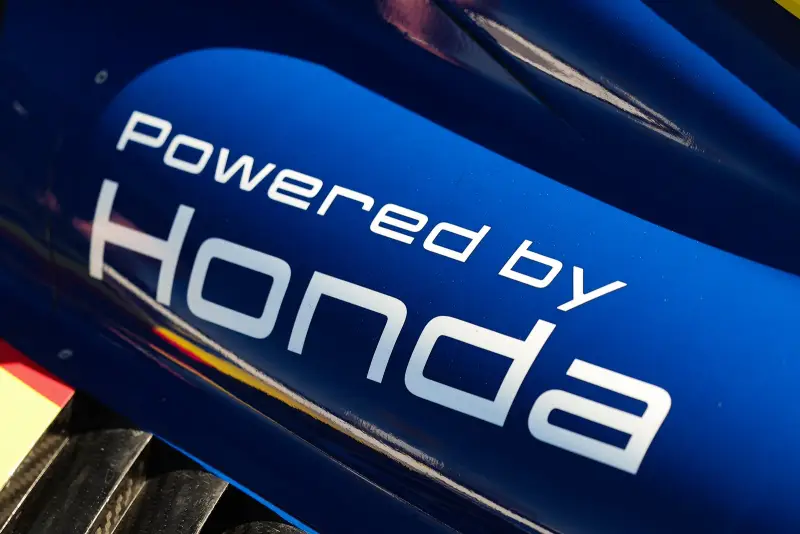 Chevrolet and Honda to receive INDYCAR charters