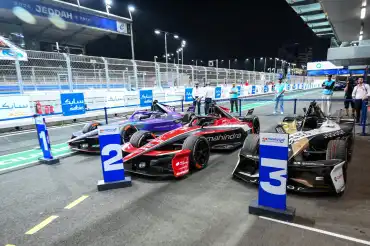 Pascal Wehrlein wins in Jeddah and overtakes Cassidy at the top of the Formula E standings