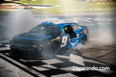 Elliott wins in Texas, securing his second victory in the 2026 NASCAR Cup Series