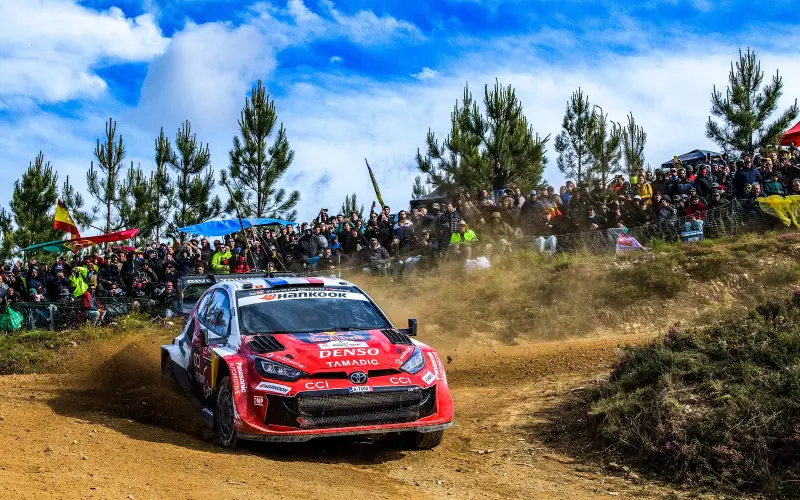 Ogier ends Saturday in Portugal with a 21.9 second lead over Neuville