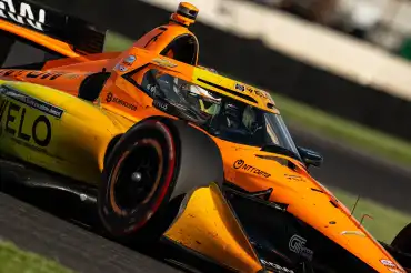 Lundgaard overtakes Malukas on the outside of Turn 4 and wins the Indianapolis Grand Prix