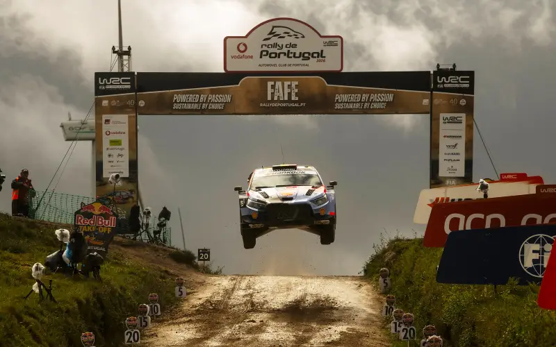 Neuville wins in Portugal after Ogier suffered a flat tire on the decisive stage