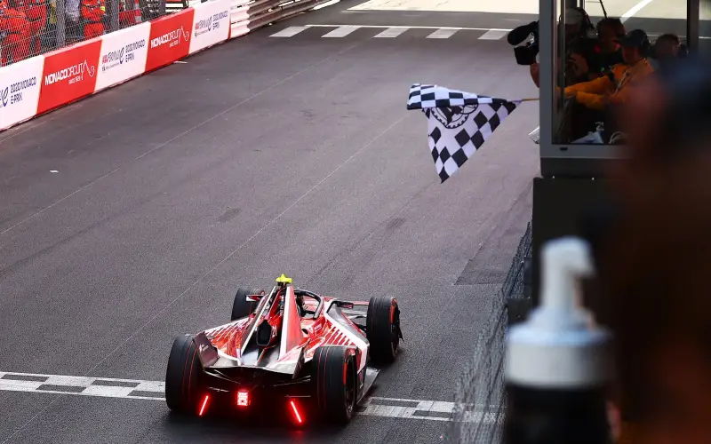 De Vries wins in Monaco and Evans is the new leader in Formula E