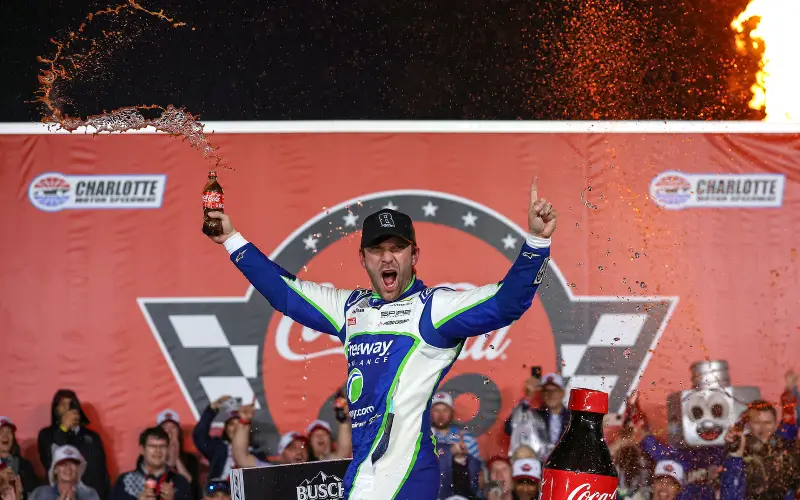 Daniel Suárez wins the Coca-Cola 600 with a comeback and a two-tire strategy