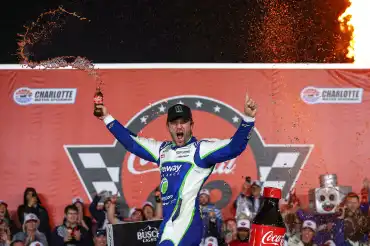 Daniel Suárez wins the Coca-Cola 600 with a comeback and a two-tire strategy