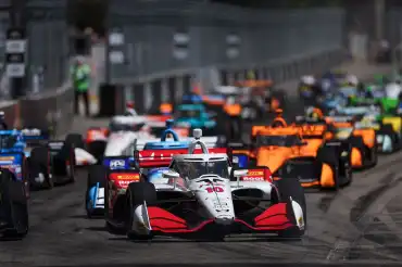 Palou survives the chaos of Detroit's city streets and extends his IndyCar lead to 62 points