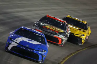 Deny Hamlin comes from last to first and wins in Nashville