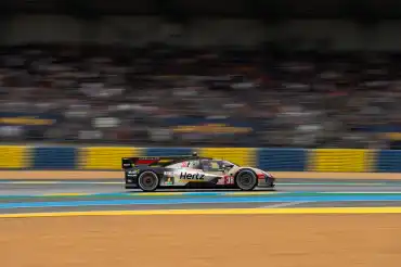 Cadillac secures pole position for the 2026 Le Mans with Aitken by five thousandths of a second