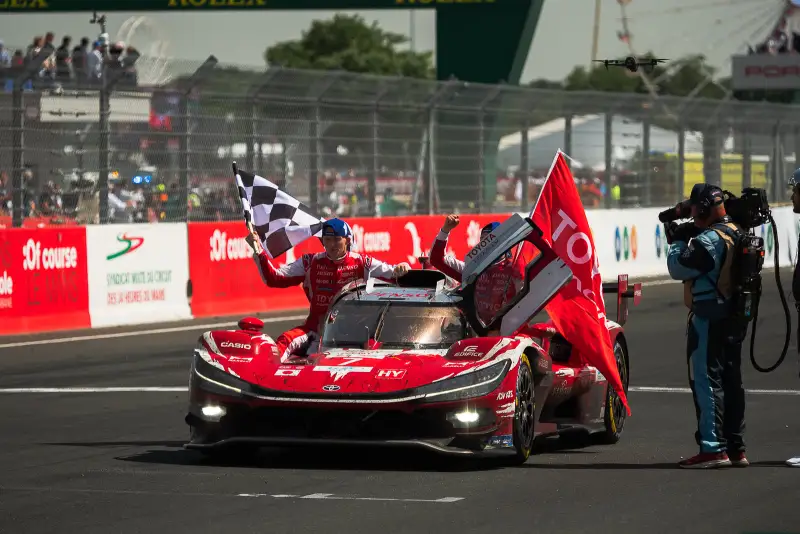 Toyota wins the 2026 24 Hours of Le Mans with car No. 7 driven by Conway, Kobayashi, and De Vries