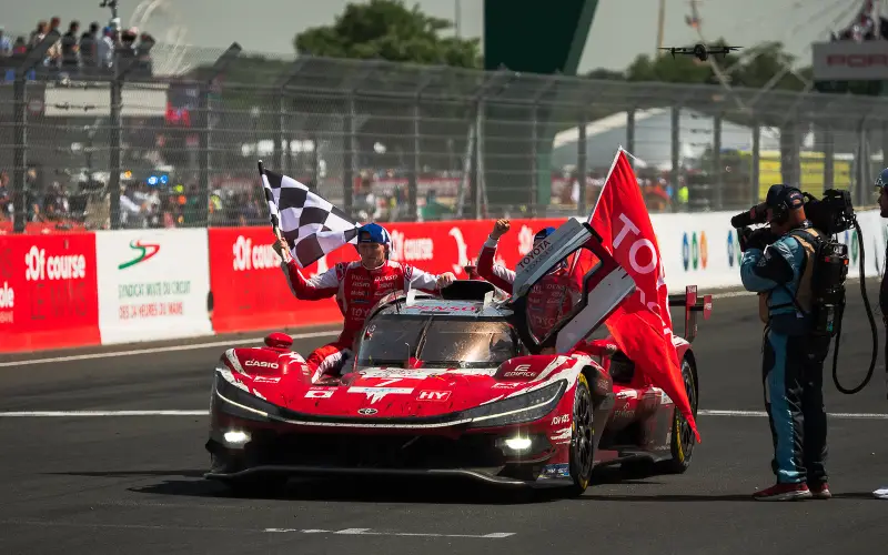 Toyota wins the 2026 24 Hours of Le Mans with car No. 7 driven by Conway, Kobayashi, and De Vries
