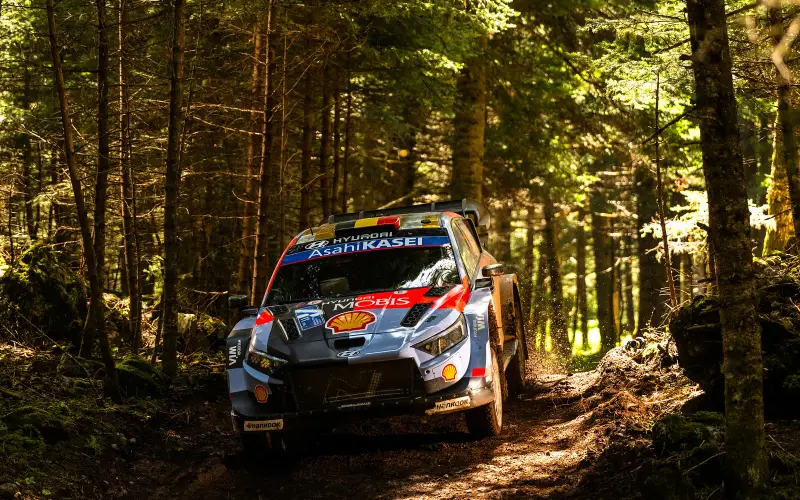 Neuville holds off Ogier by 4.1 seconds at the Acropolis, and Saturday ends with a special stage canceled